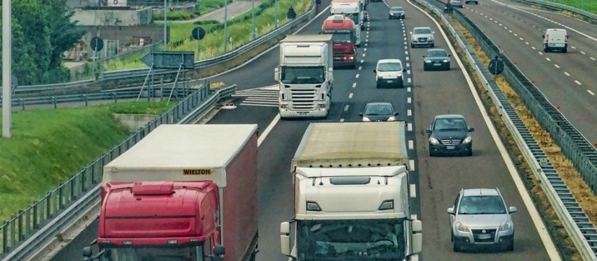 Se reducen a la mitad los accidentes en los que están involucrados vehículos pesados